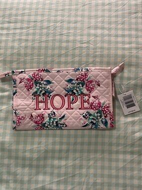 NWT Vera Bradley Hope Trapeze Cosmetic in Happiness Returns Pink